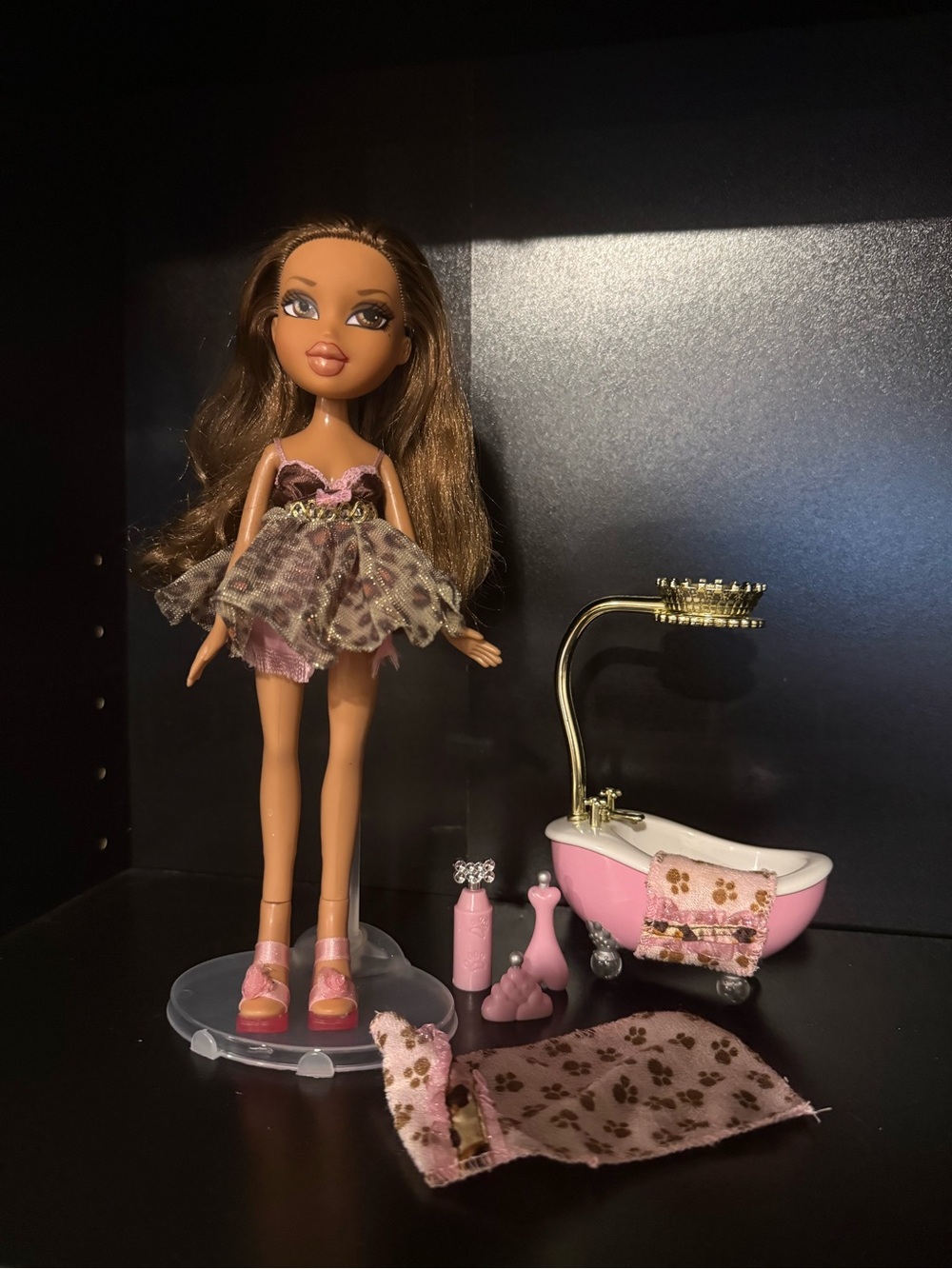 Bratz Pampered Pupz Salon Style Yasmin Doll MGA